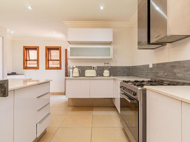 Double-Storey Luxury Home in Mahube Valley, Mamelodi - Photo 3