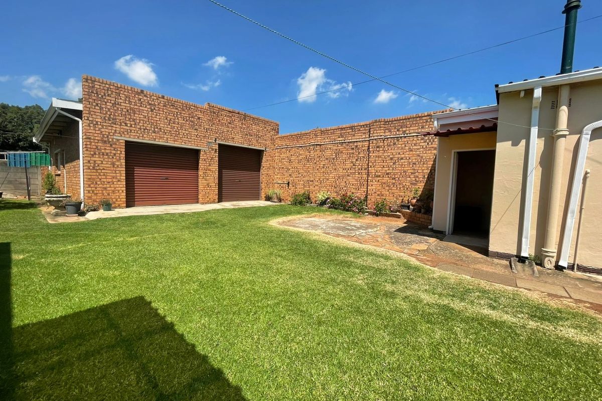 Massive Family Home - Photo 5