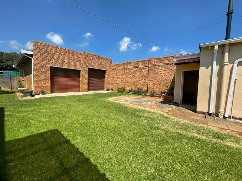 Massive Family Home - Photo 5