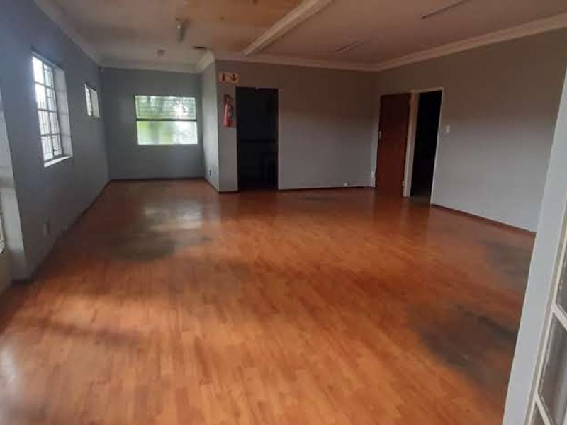 Main Property and Yard with warehouse! - Photo 7