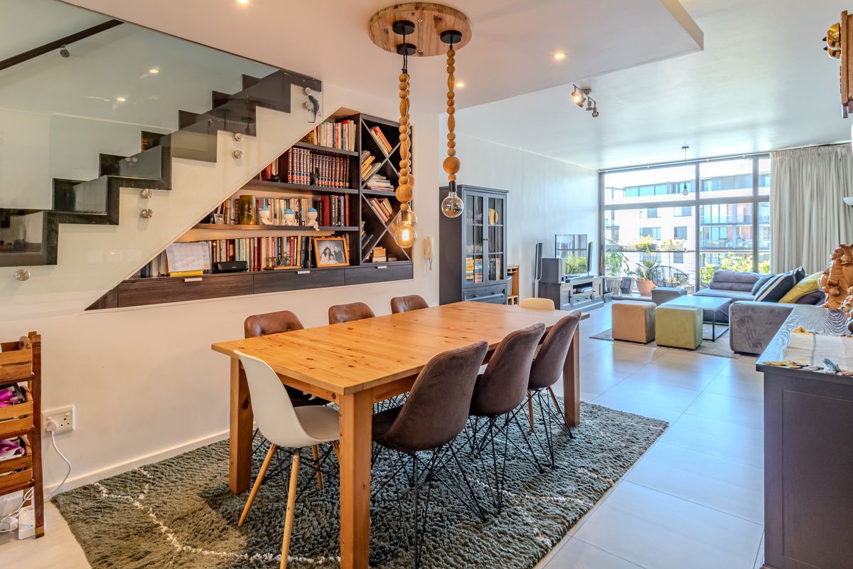 Apartment For Sale In Cape Town - Photo 2