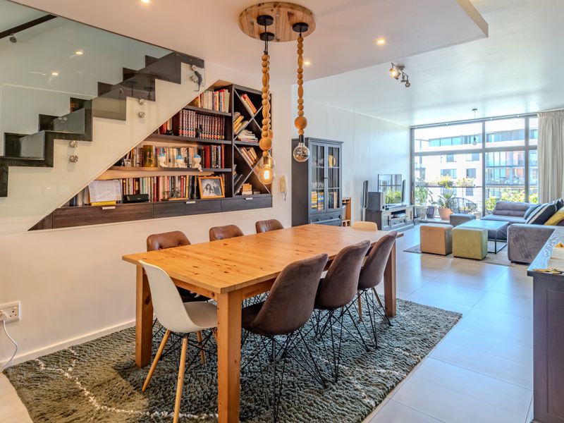 Apartment For Sale In Cape Town - Photo 2