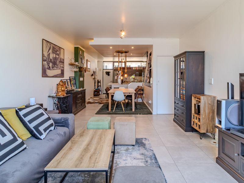 Apartment For Sale In Cape Town - Photo 5