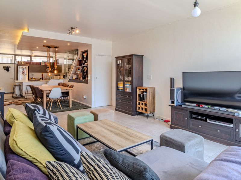 Apartment For Sale In Cape Town - Photo 7