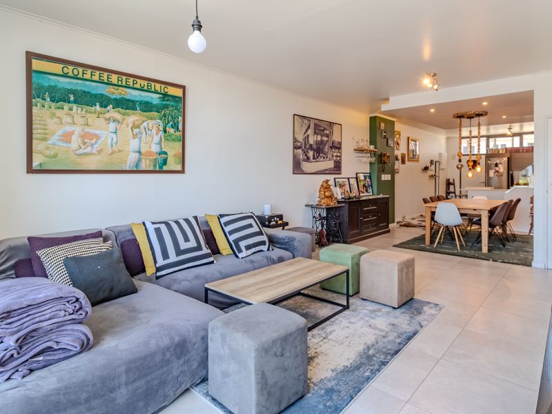 Apartment For Sale In Cape Town - Photo 6