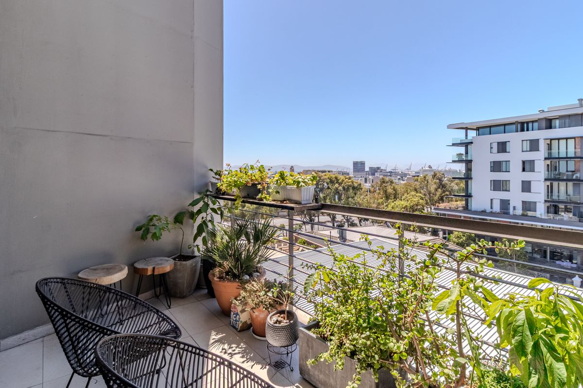 Apartment For Sale In Cape Town - Photo 4