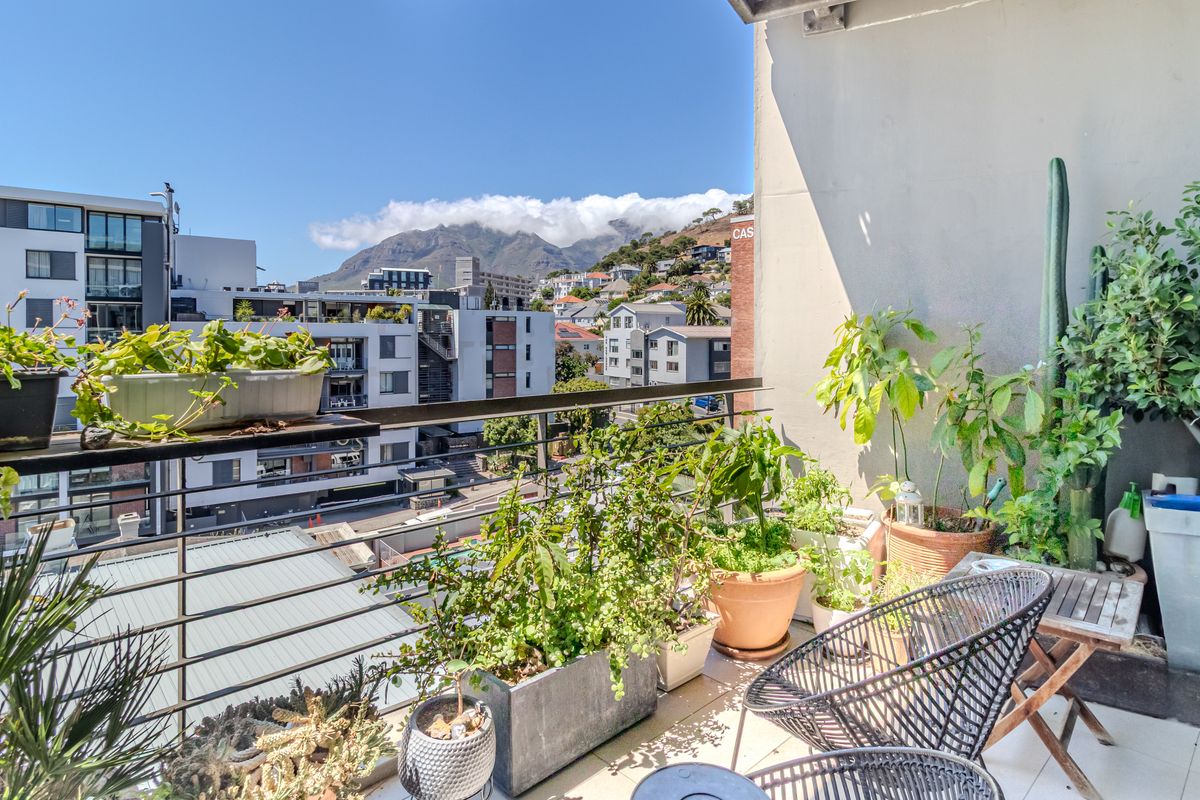 Apartment For Sale In Cape Town - Photo 3