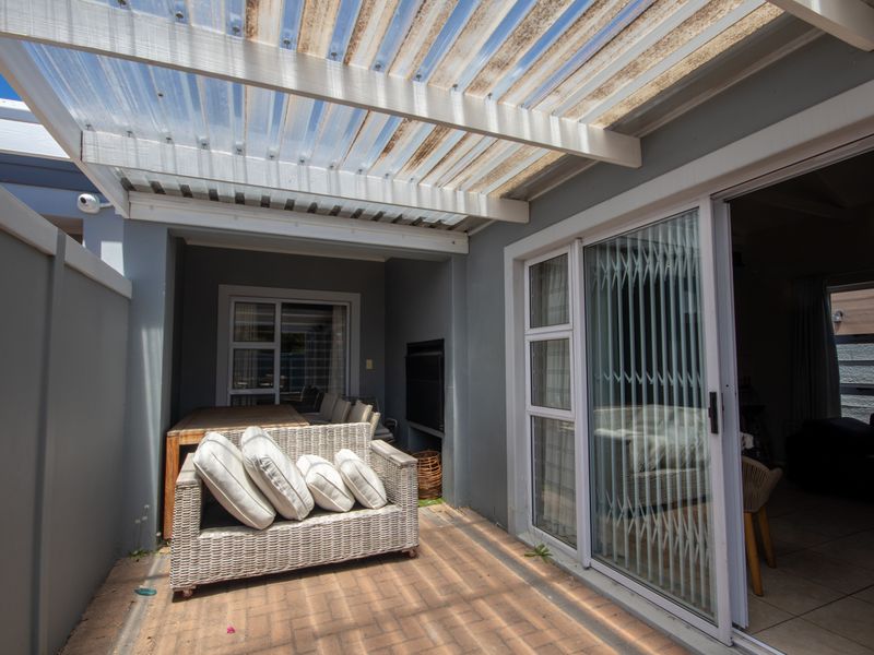 Modern Family Home in Parklands to Let - Photo 8