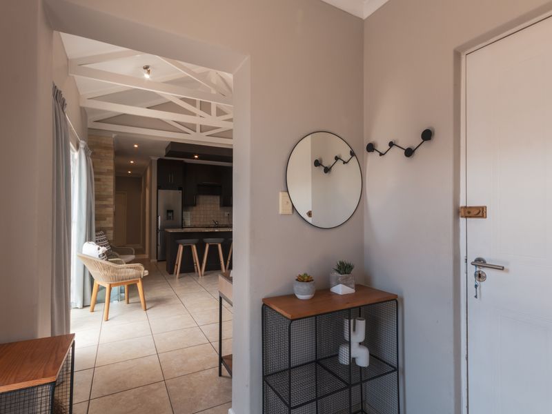 Modern Family Home in Parklands to Let - Photo 7