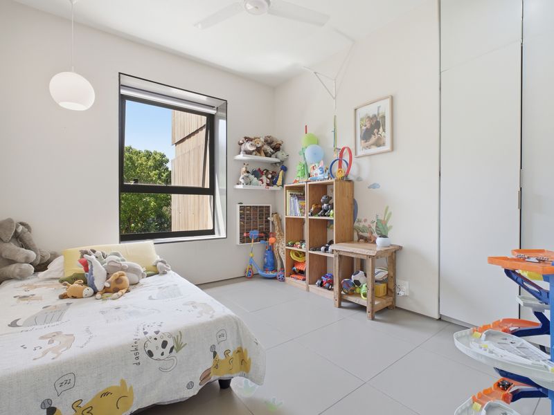 Beautiful 3 Bedroom Home in Dunkirk Estate - Photo 7