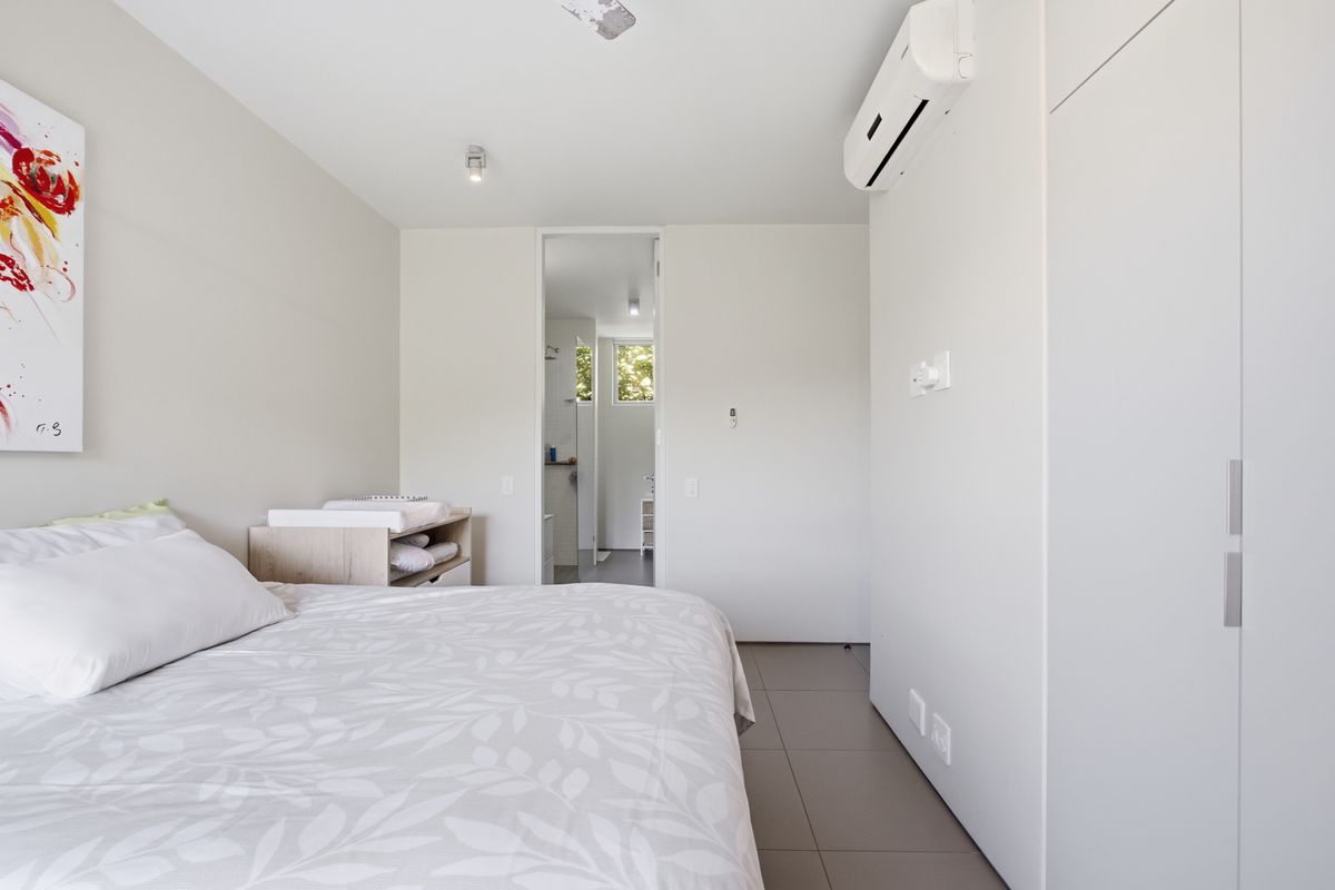 Beautiful 3 Bedroom Home in Dunkirk Estate - Photo 5