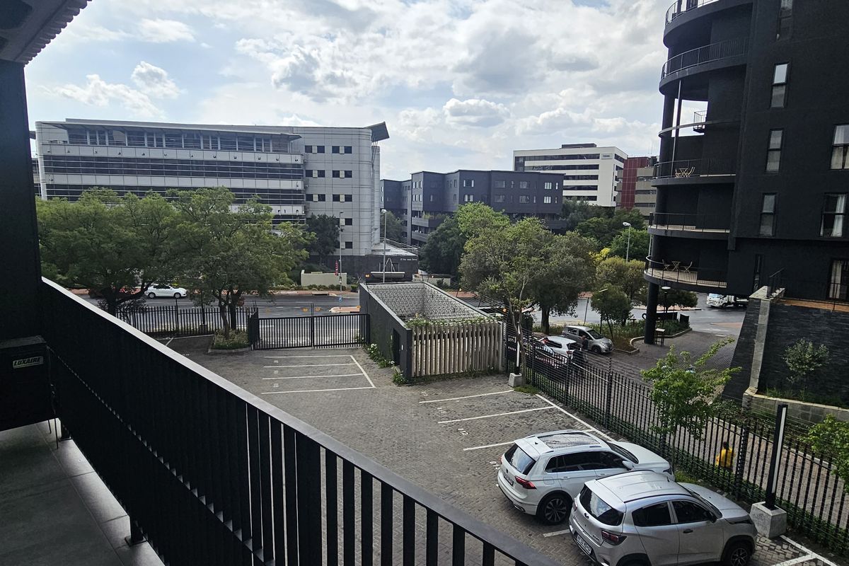 Spacious & Secure Urban Living – Unit 409 at The Lineal, Sandton - Photo 5