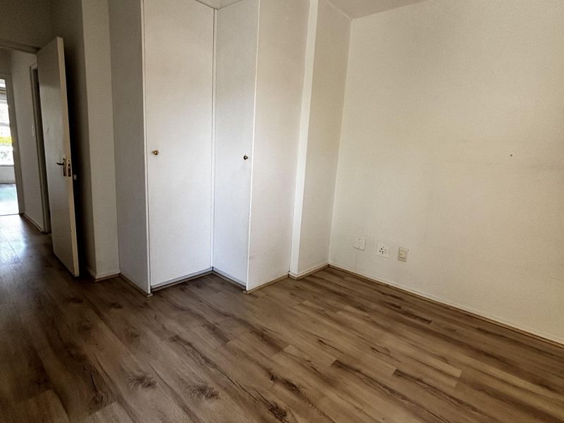 Incredible 2 bed plus loft spacious apartment - Photo 10