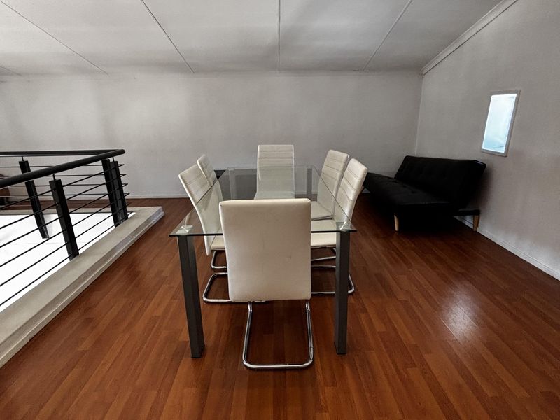 Incredible 2 bed plus loft spacious apartment - Photo 9