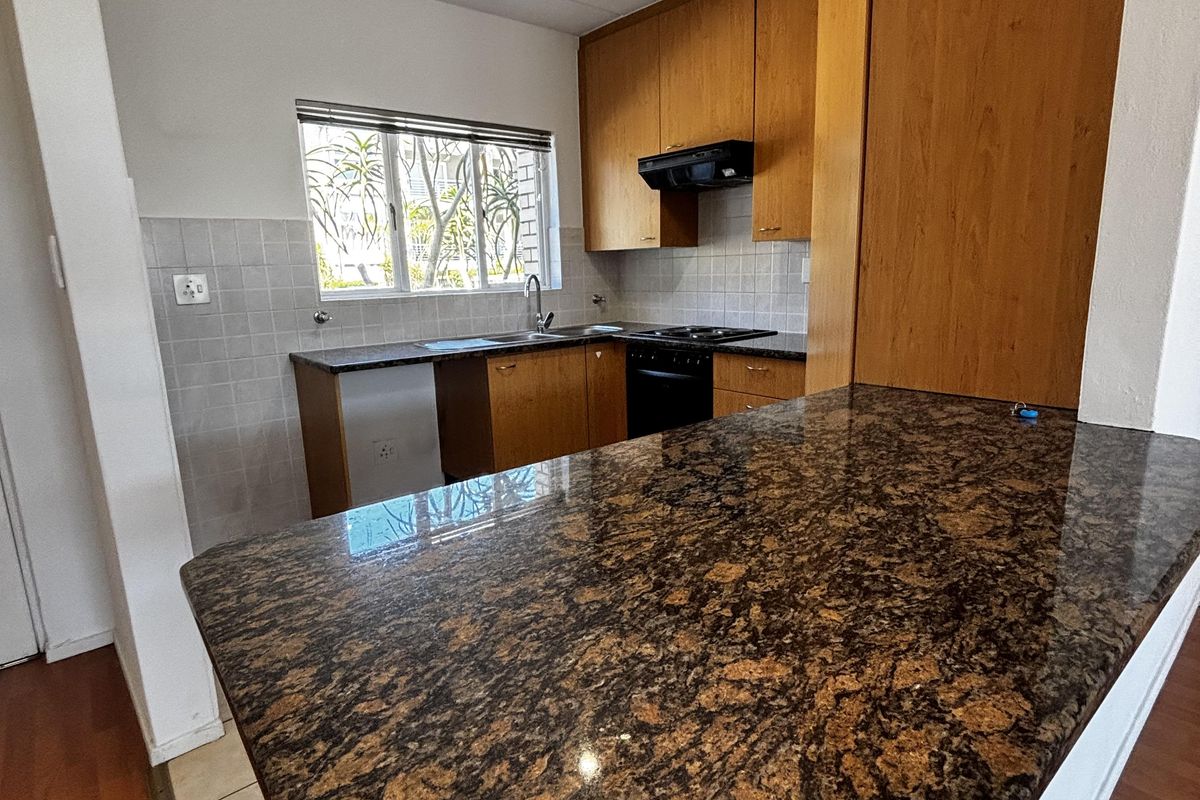 Incredible 2 bed plus loft spacious apartment - Photo 5