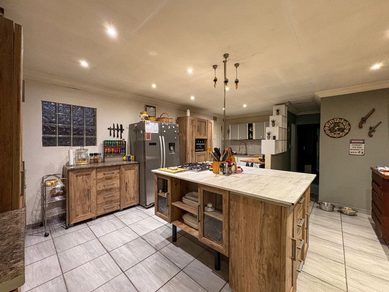 Impeccable Property In Sherwood Gardens - Photo 9