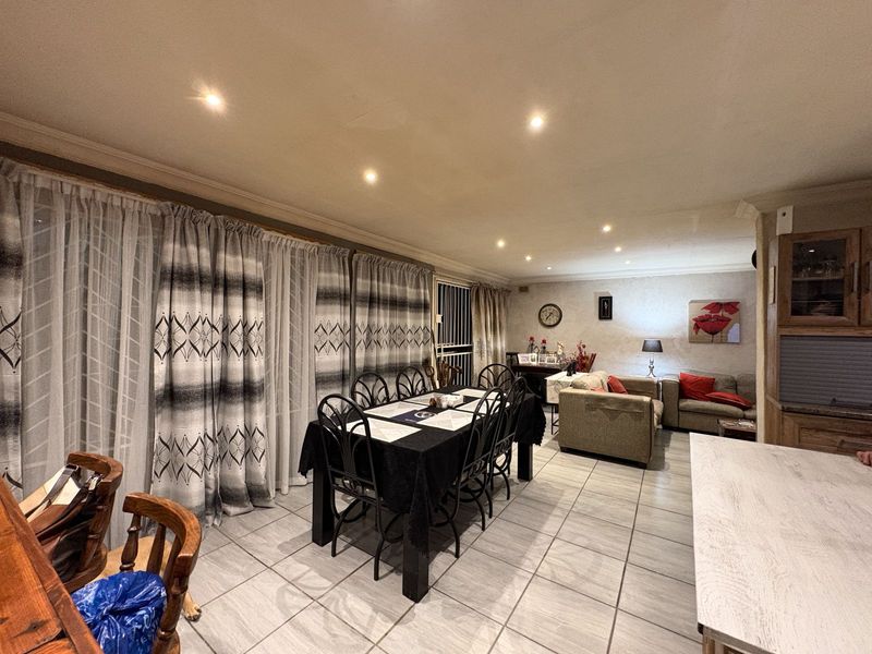 Impeccable Property In Sherwood Gardens - Photo 8