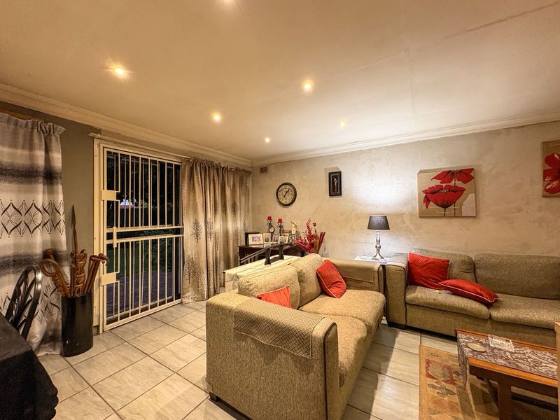 Impeccable Property In Sherwood Gardens - Photo 7