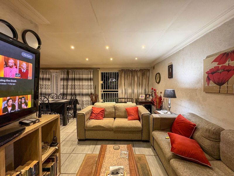 Impeccable Property In Sherwood Gardens - Photo 6