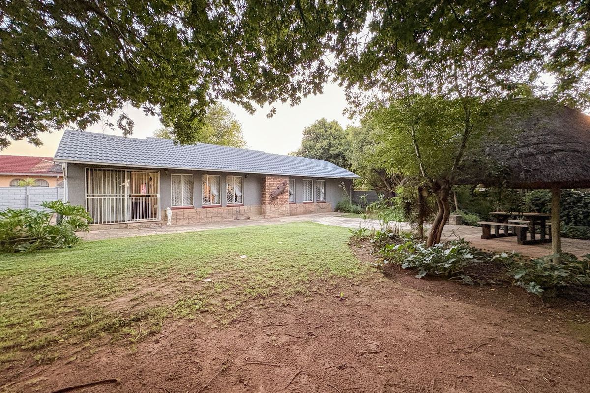 Impeccable Property In Sherwood Gardens - Photo 3