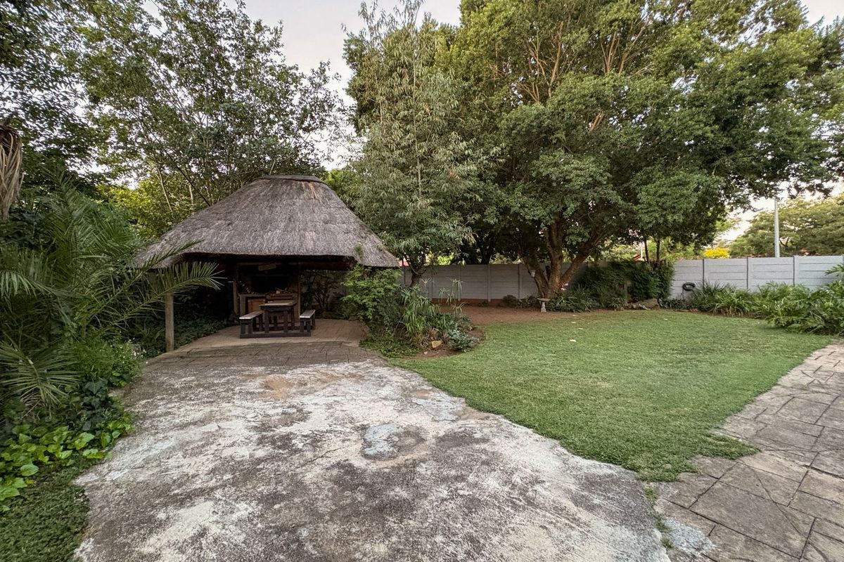 Impeccable Property In Sherwood Gardens - Photo 2