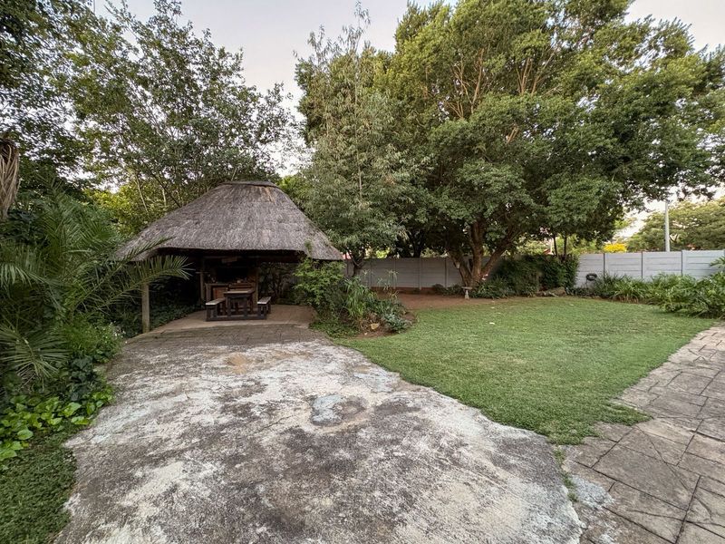 Impeccable Property In Sherwood Gardens - Photo 2