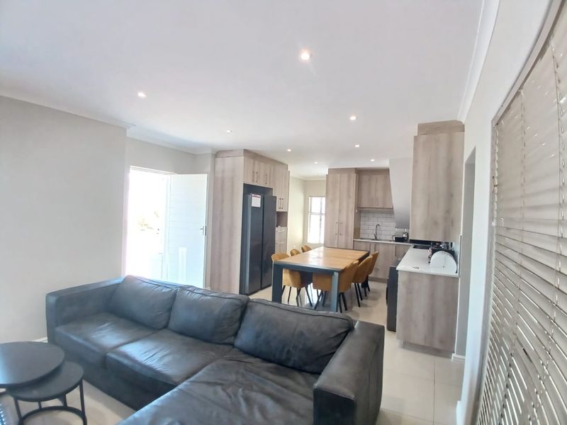 3 Rooms to Let in a Modern 4-Bedroom House – Female  Only - Photo 3