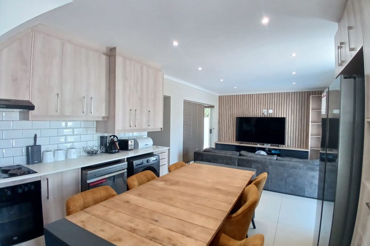 3 Rooms to Let in a Modern 4-Bedroom House – Female  Only - Photo 4