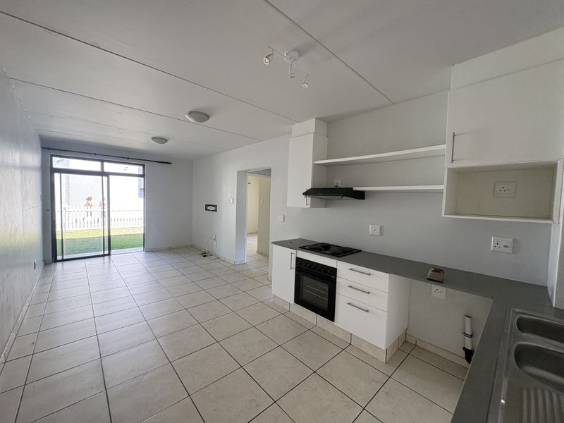 GORGEOUS 2-BEDROOM APARTMENT. - Photo 2