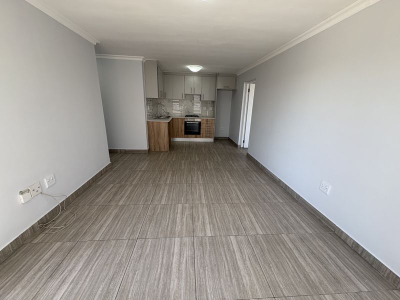 3 Bedroom 3 Bathroom Apartment in Parklands North - Photo 10