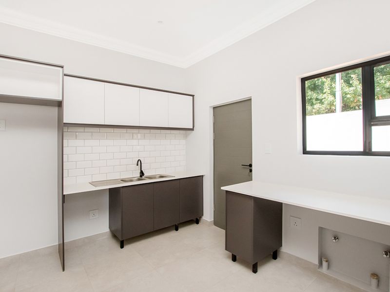 Makarios, Bryanston – Unit 20, beautiful Sunrise, East Facing Unit - Photo 4