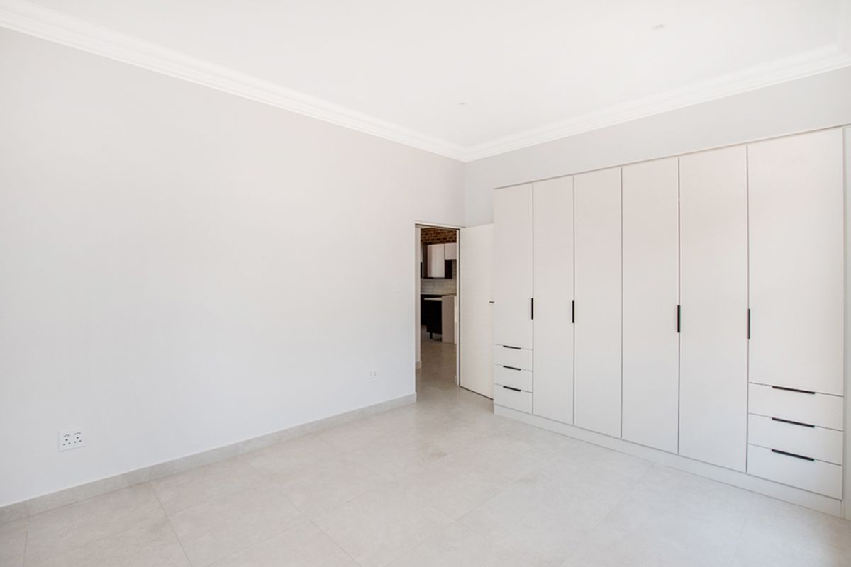 Makarios, Bryanston – Unit 12 - Photo 3