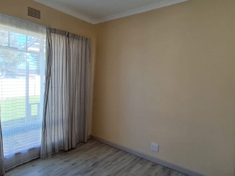 3 BED 1 BATH HOUSE WITH GARAGE FOR SALE - Photo 10