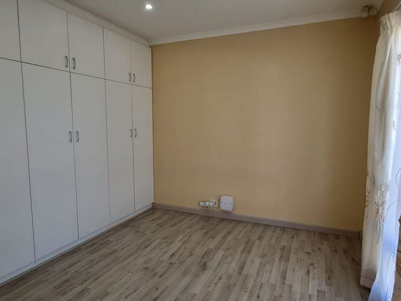 3 BED 1 BATH HOUSE WITH GARAGE FOR SALE - Photo 9