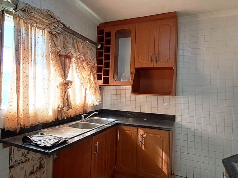 3 BED 1 BATH HOUSE WITH GARAGE FOR SALE - Photo 7