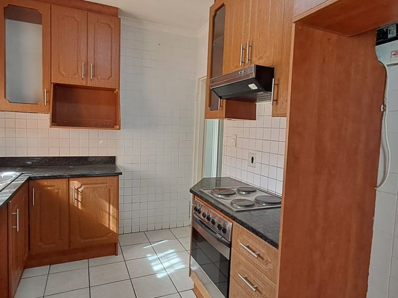 3 BED 1 BATH HOUSE WITH GARAGE FOR SALE - Photo 8