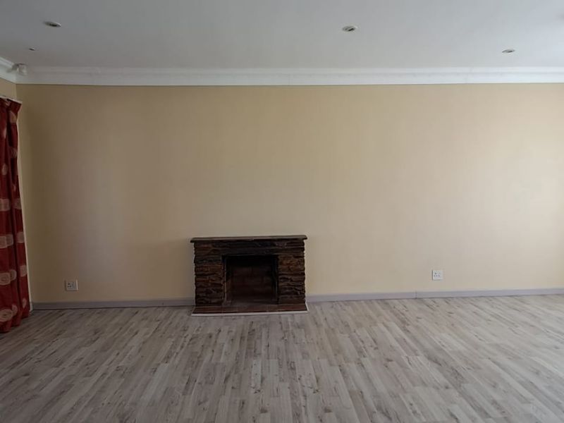 3 BED 1 BATH HOUSE WITH GARAGE FOR SALE - Photo 4