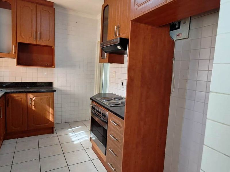 3 BED 1 BATH HOUSE WITH GARAGE FOR SALE - Photo 5