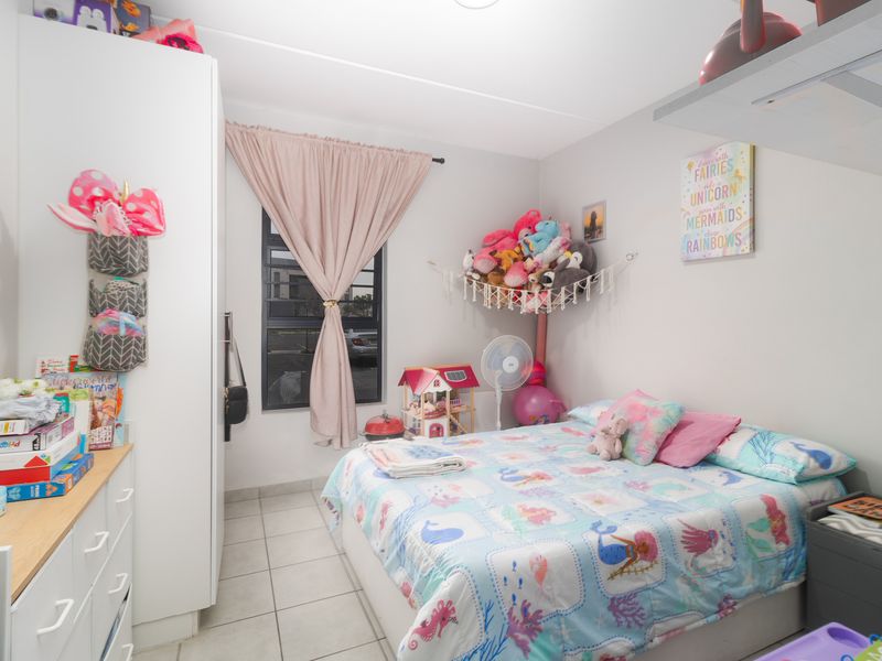 Neat 2 Bedroom Ground floor Apartment in a secure complex - Photo 10