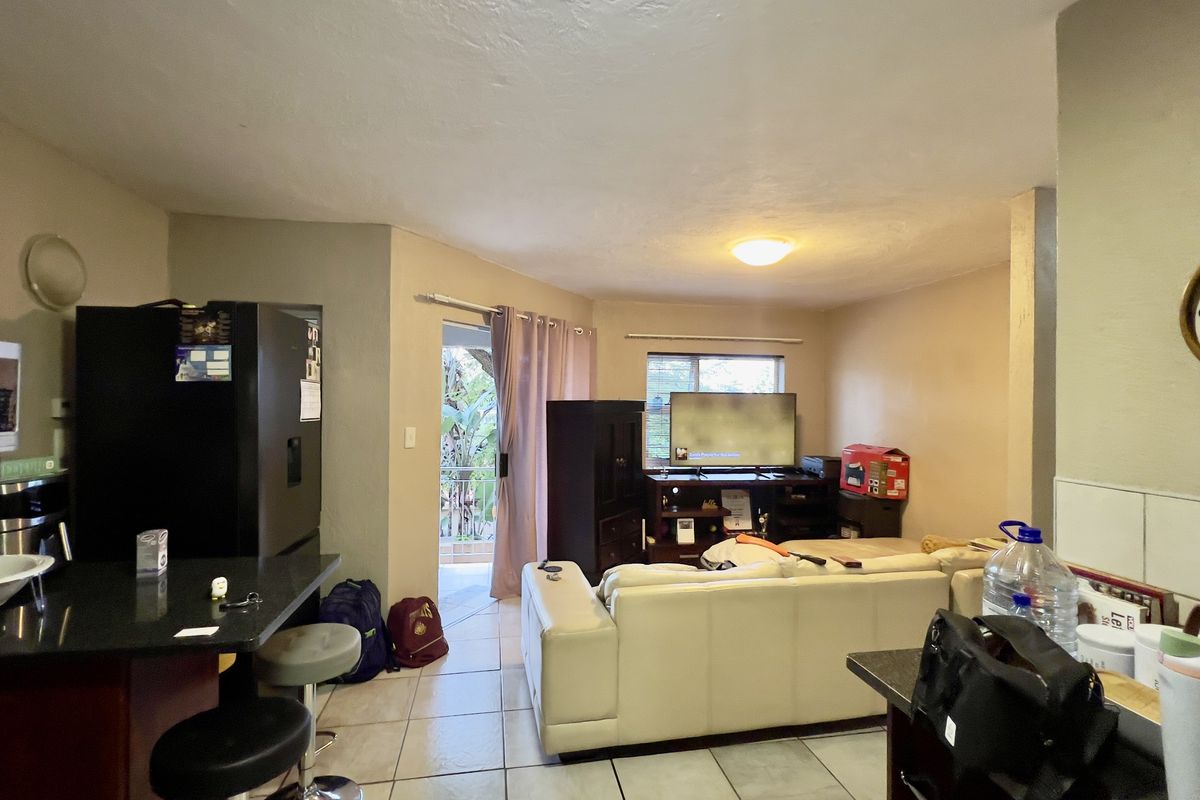 2 Bedroom Ground floor Apartment In Prestige Area - Photo 3