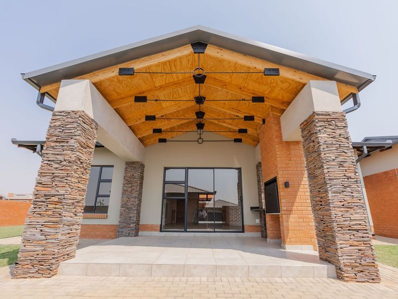 Styling Estate Living - Photo 2