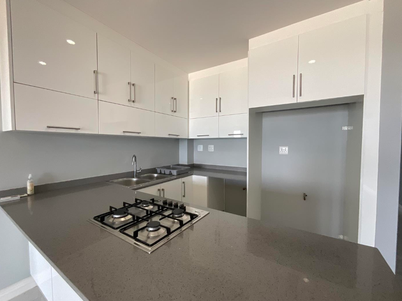 Modern Beachfront Apartment with Uninterrupted Sea Views - Excellent Investment Opportunity - Photo 6