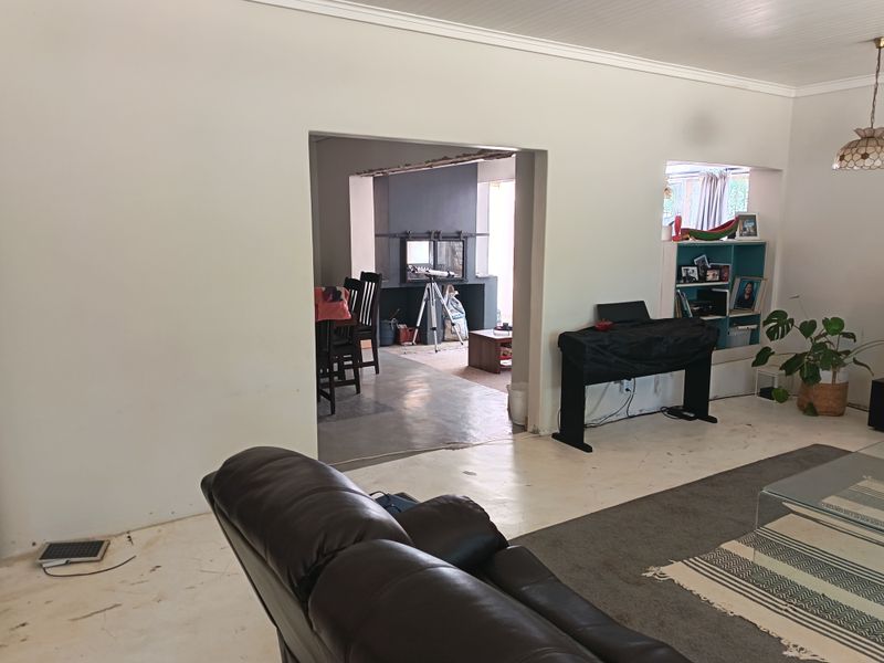 Double storey family home in Central Meyerton - Photo 3