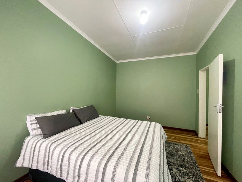 Immaculate Family Home - Photo 10