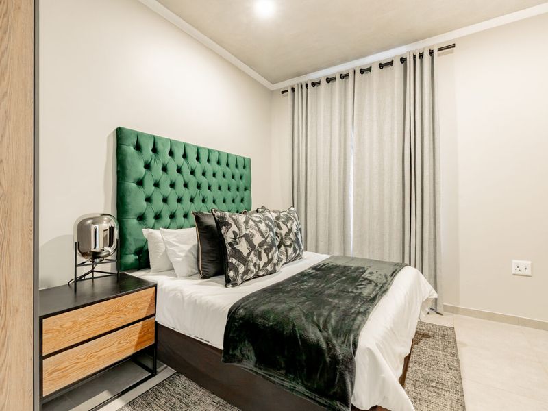 Modern Living at its finest - Photo 8