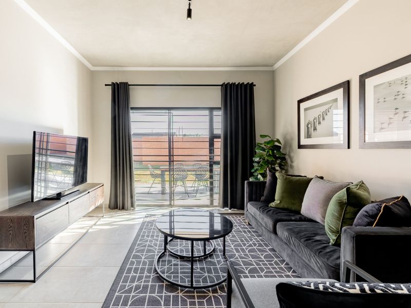 Modern Living at its finest - Photo 5