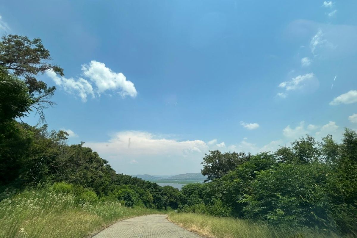 Epic 936sqm Vacant Land in Kosmos Estate – Unrivaled Magalies & Dam Panorama! - Photo 3