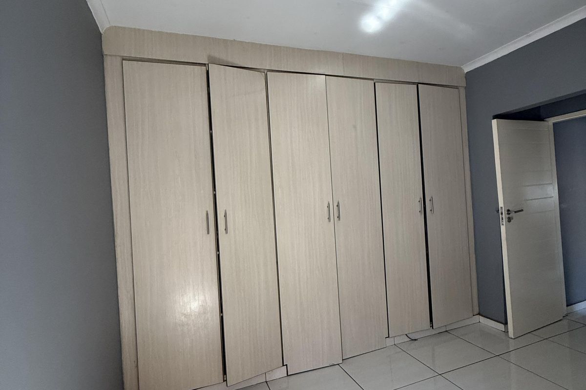 Townhouse Rental Monthly In Witbank - Photo 3