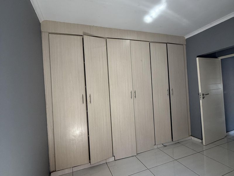 Townhouse Rental Monthly In Witbank - Photo 3