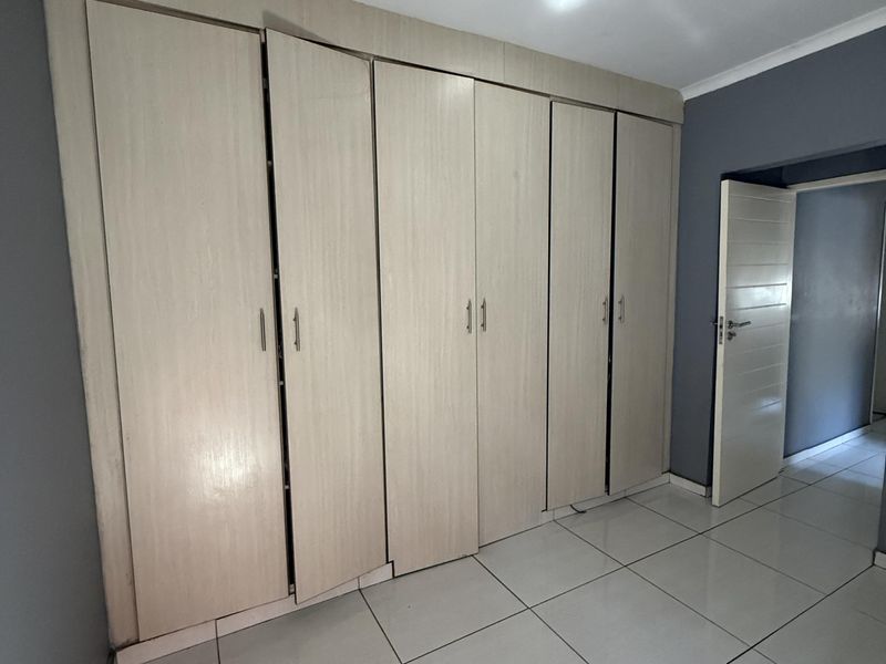 Townhouse Rental Monthly In Witbank - Photo 4